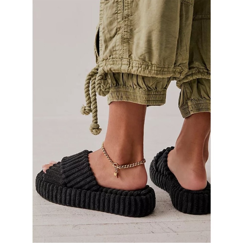 NWT Free People “Two Days In Ibiza” Black Terrycloth Sandals SIZE 8 - Picture 3 of 11
